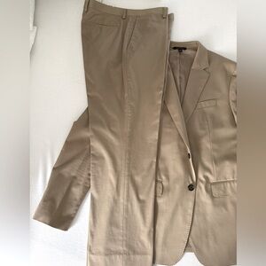 Banana Republic Chic Tan Performance Suit – Pristine